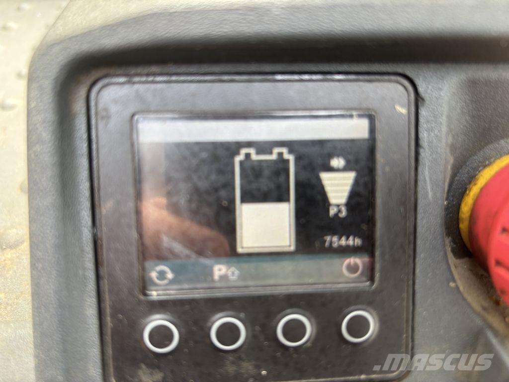 Jungheinrich ECE230 Samohybné vozíky