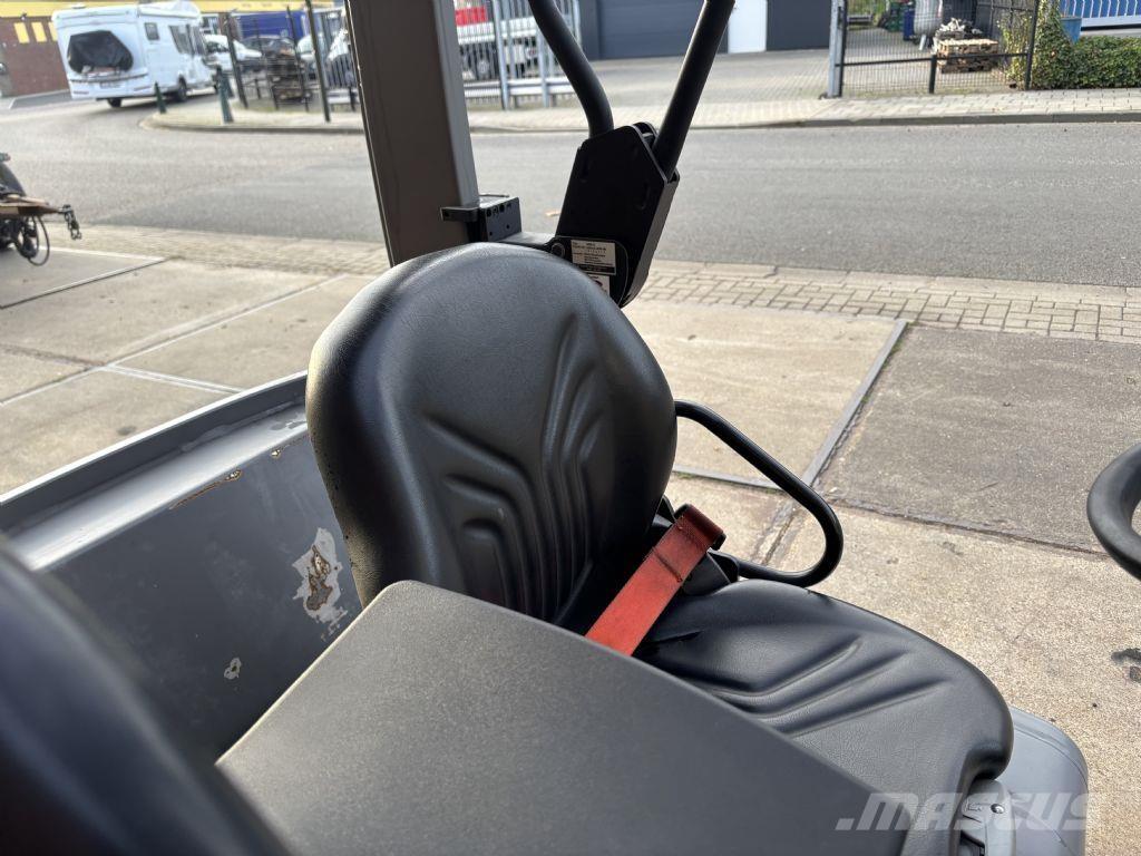 Jungheinrich EFG320 Akumulátorové vozíky