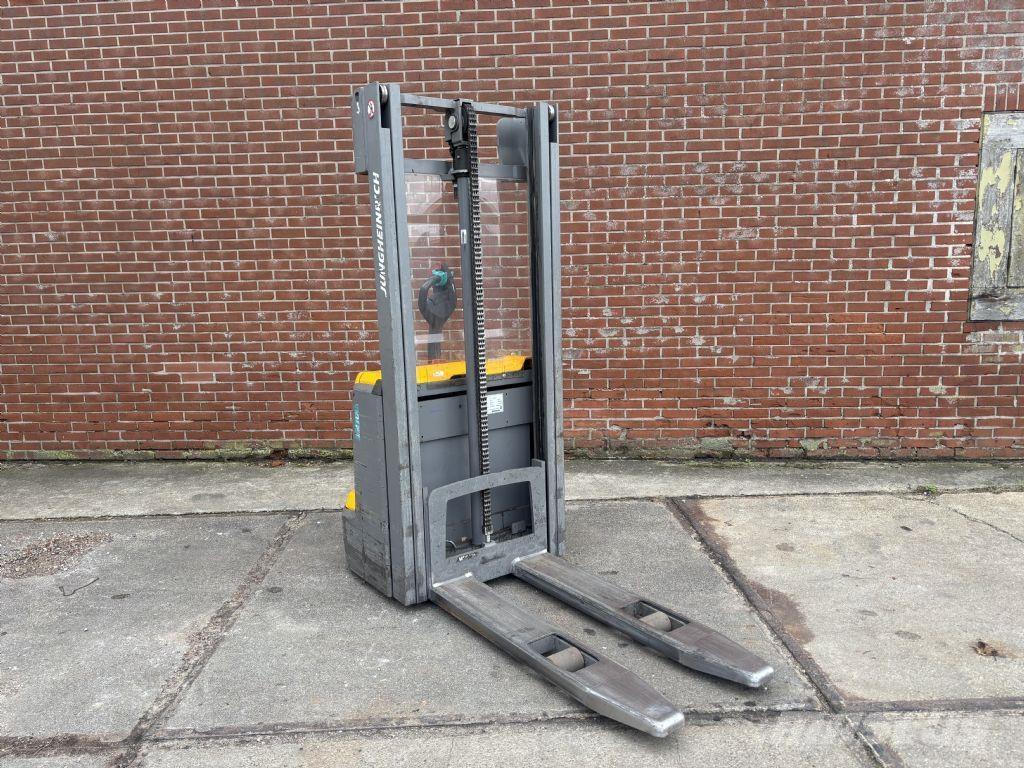 Jungheinrich EJC 112 Ručně vedené vysokozdvižné vozíky