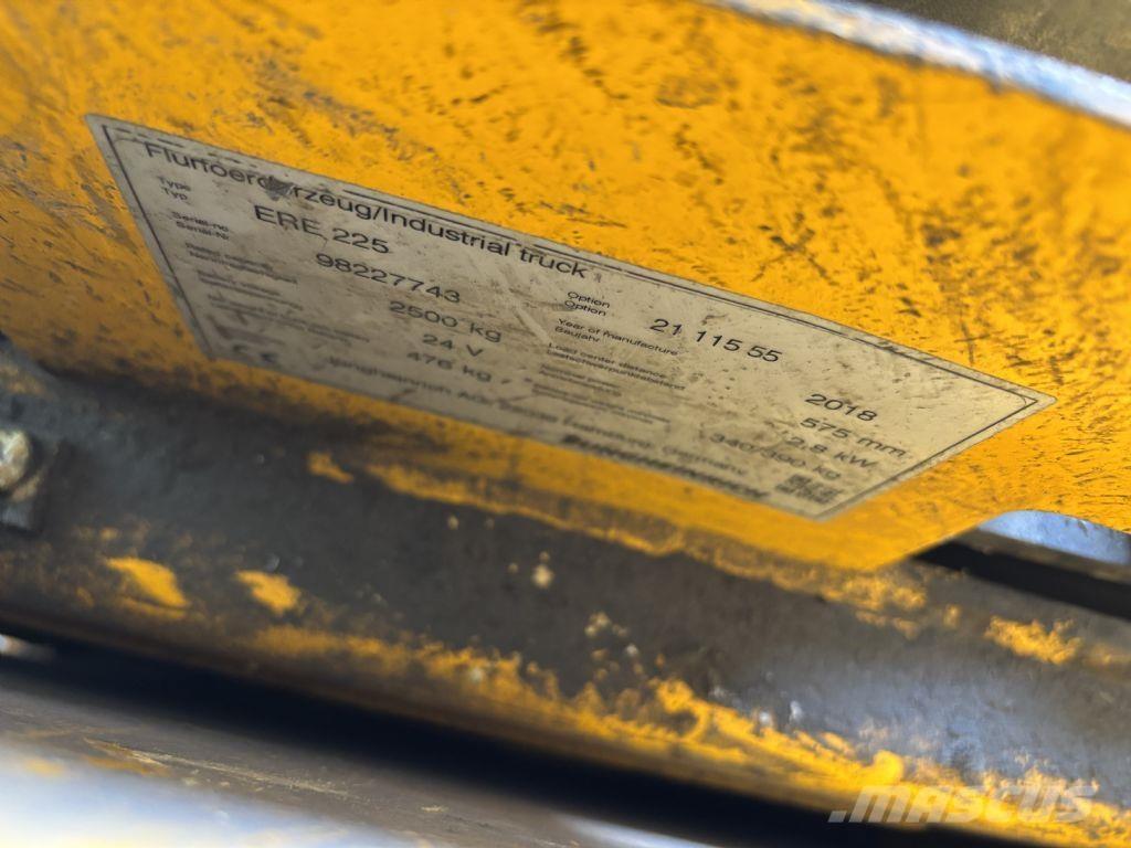 Jungheinrich ERE 225 Samohybné vozíky