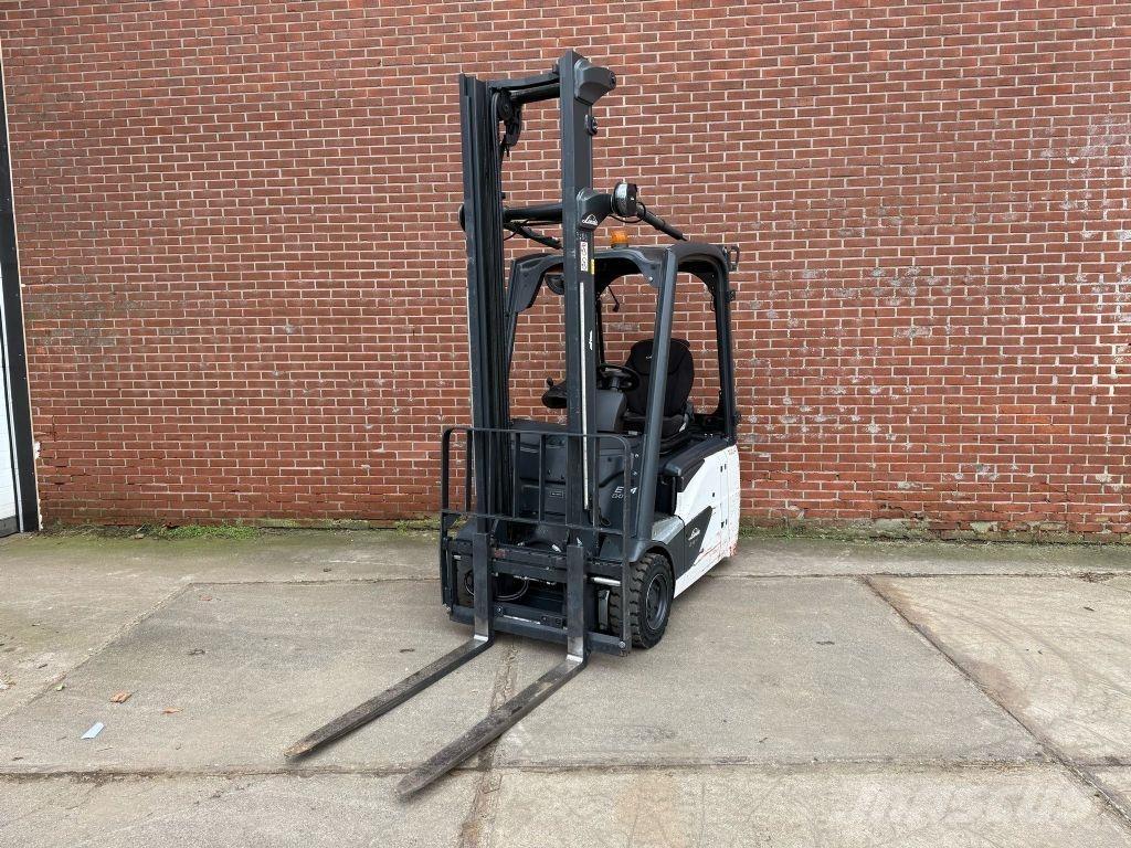 Linde E14-02 Akumulátorové vozíky