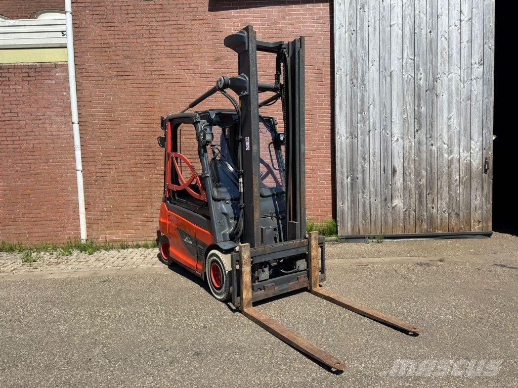 Linde E30-01 Akumulátorové vozíky
