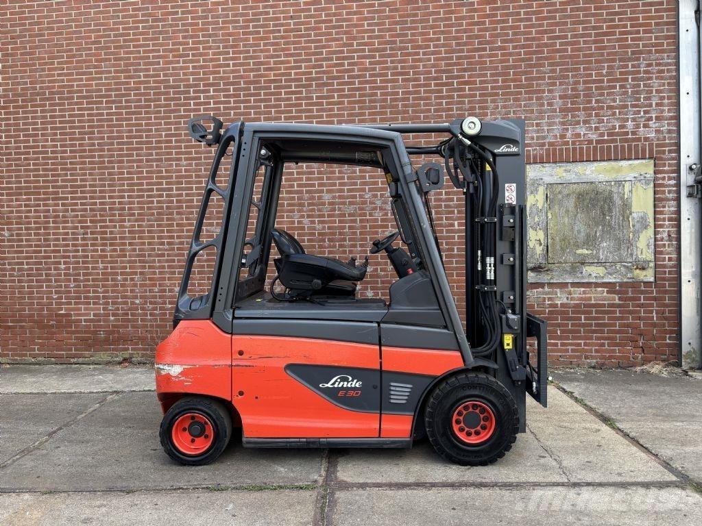 Linde E30-01 Akumulátorové vozíky