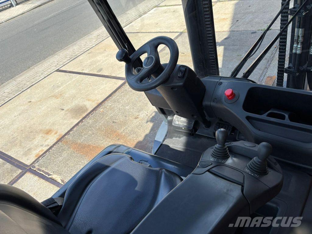 Linde E30L-01 Akumulátorové vozíky