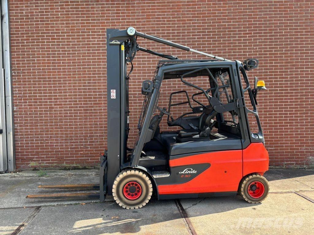 Linde E30L-01 Akumulátorové vozíky