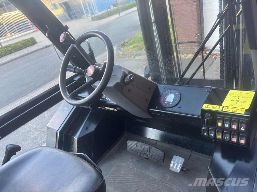 Manitou M30-4 Terénní vysokozdvižné vozíky