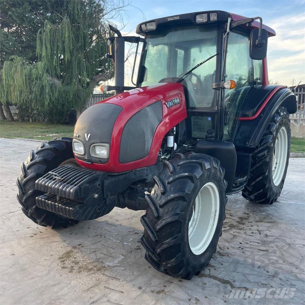 Valtra N92 Traktory