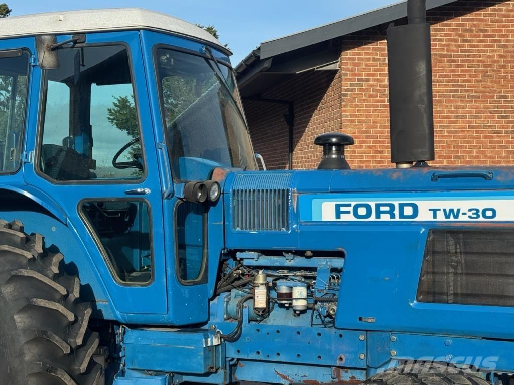 Ford TW30 Traktory