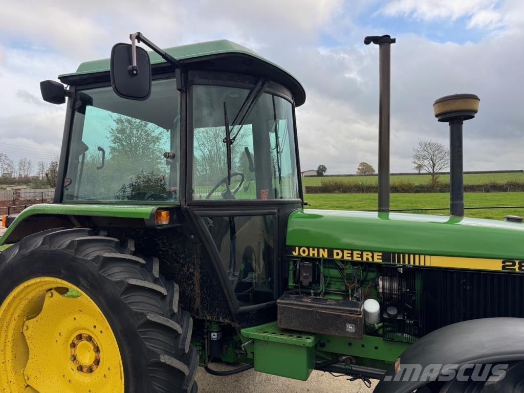 John Deere 2850 Traktory