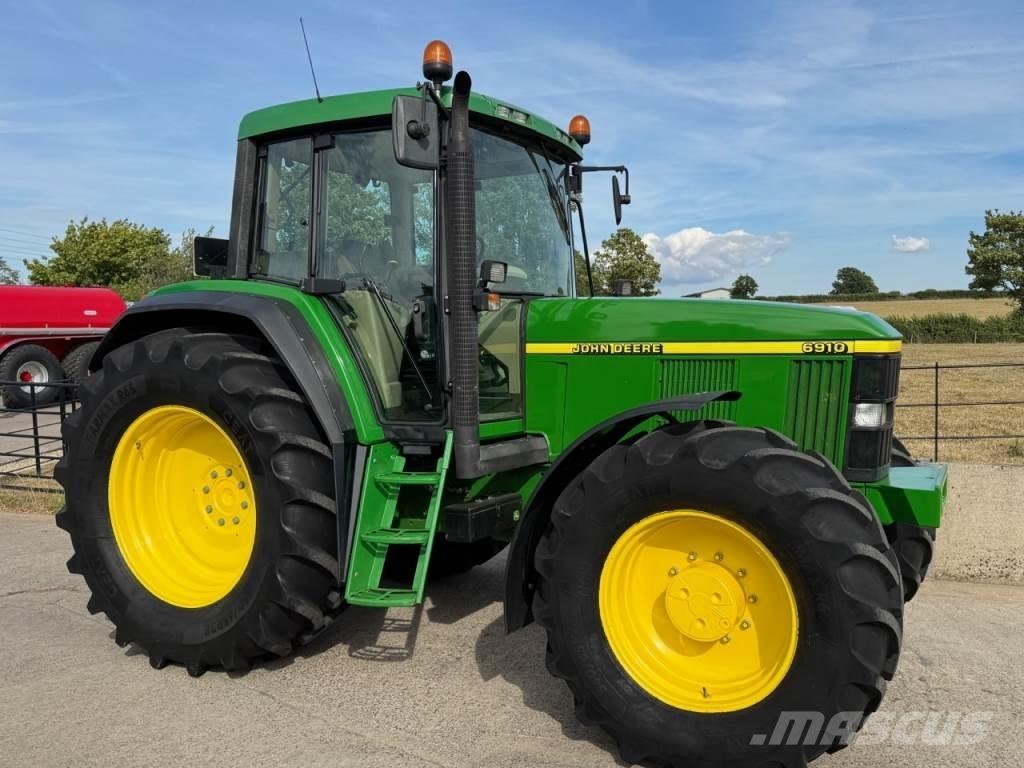 John Deere 6910 Traktory