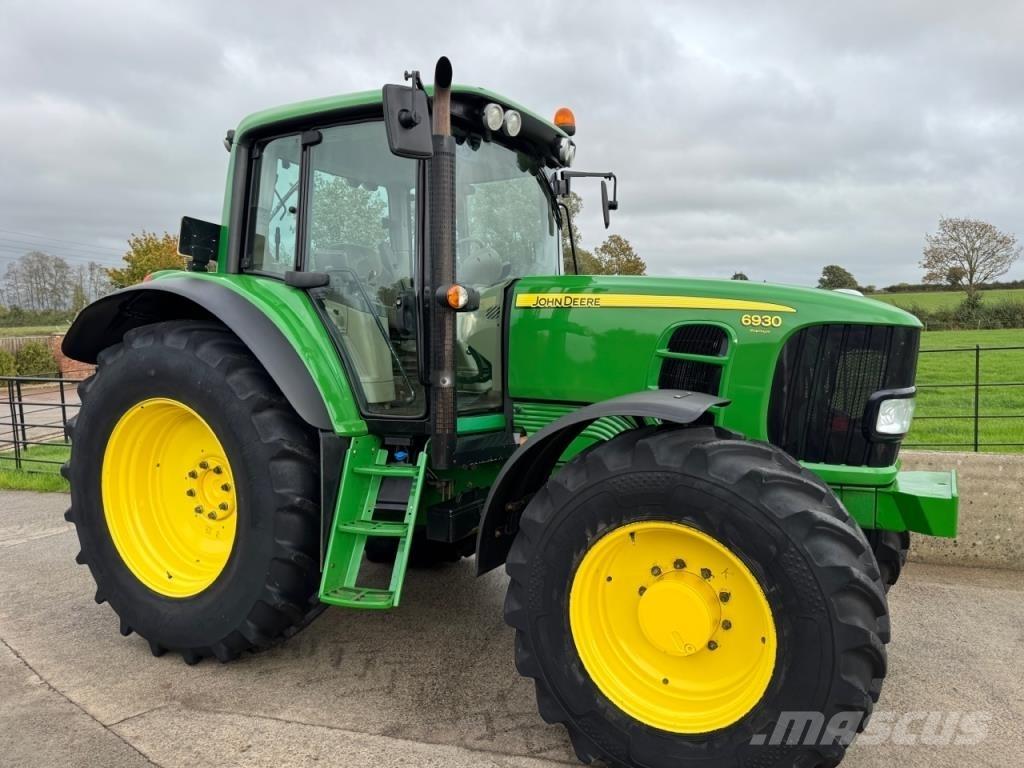 John Deere 6930 Traktory