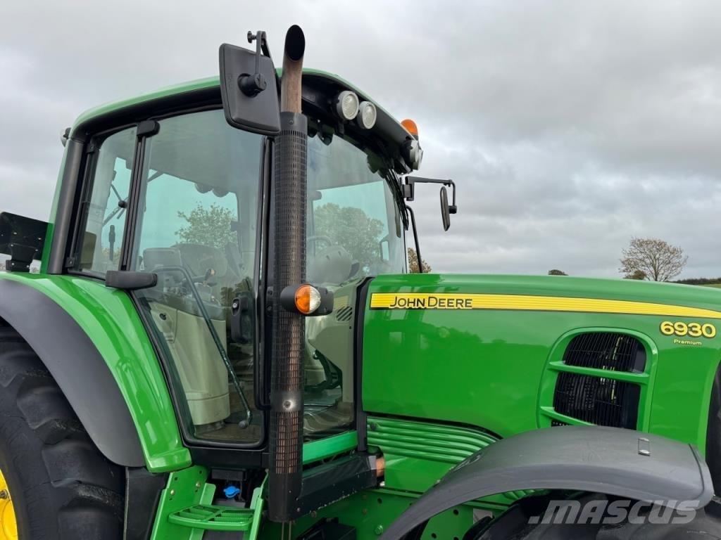 John Deere 6930 Traktory