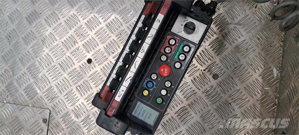 Hinowa 17.75 3S Kompaktní samohybné kloubové plošiny