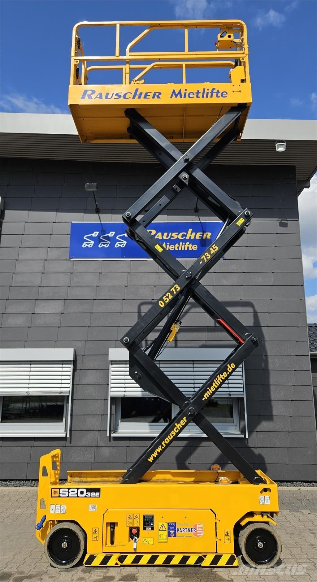 JCB S2032E Nůžková zvedací plošina