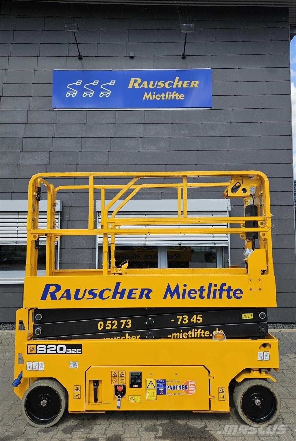 JCB S2032E Nůžková zvedací plošina