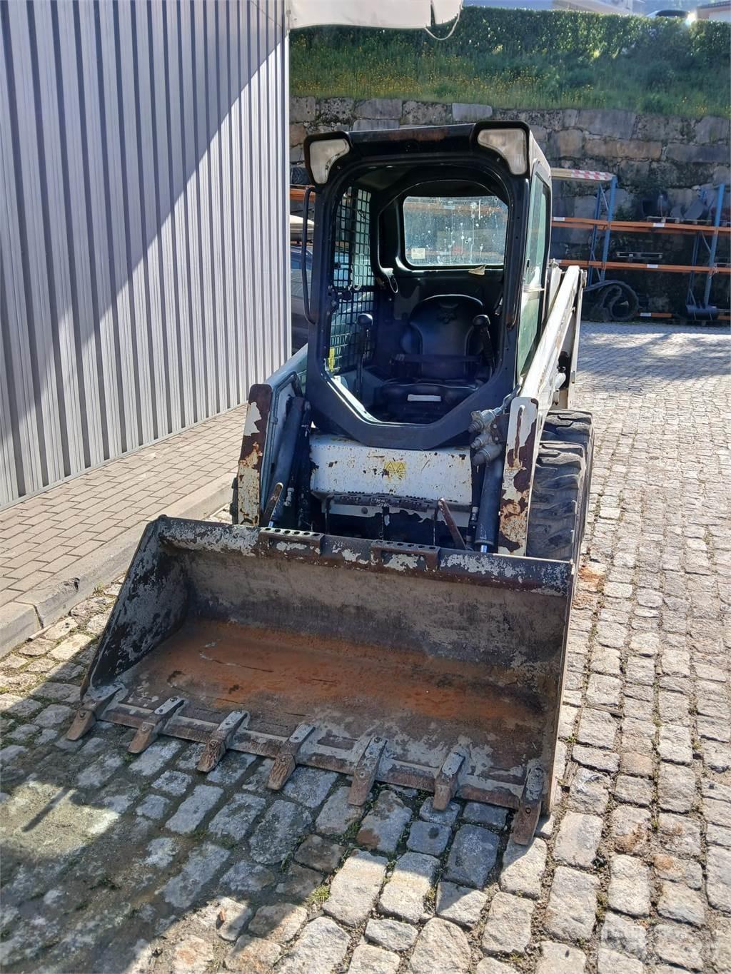 Bobcat S450 Kolové nakladače