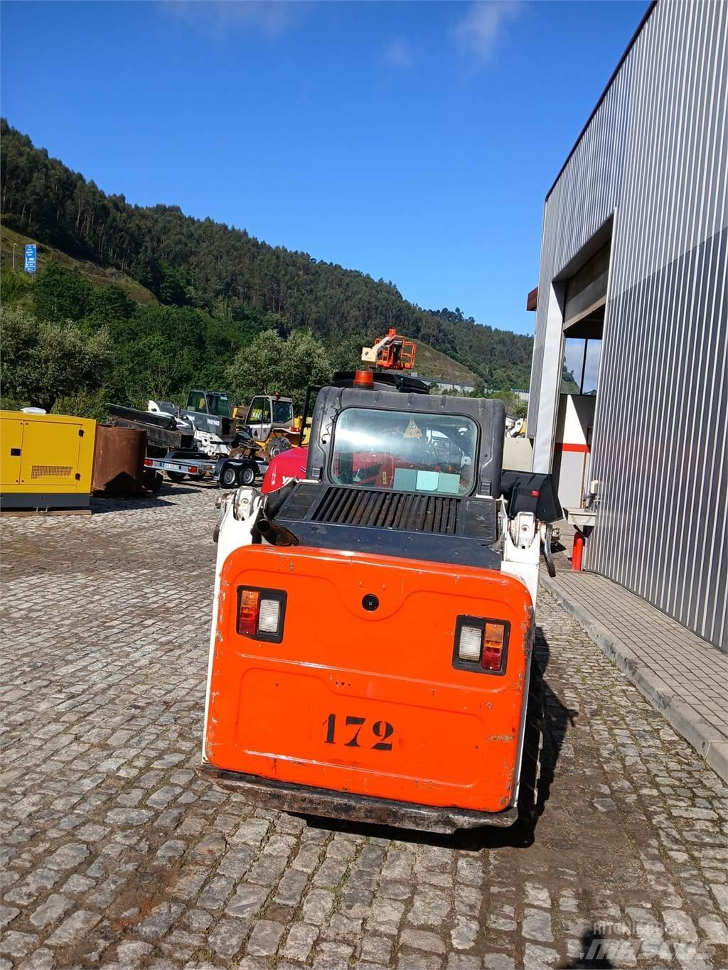 Bobcat S450 Kolové nakladače