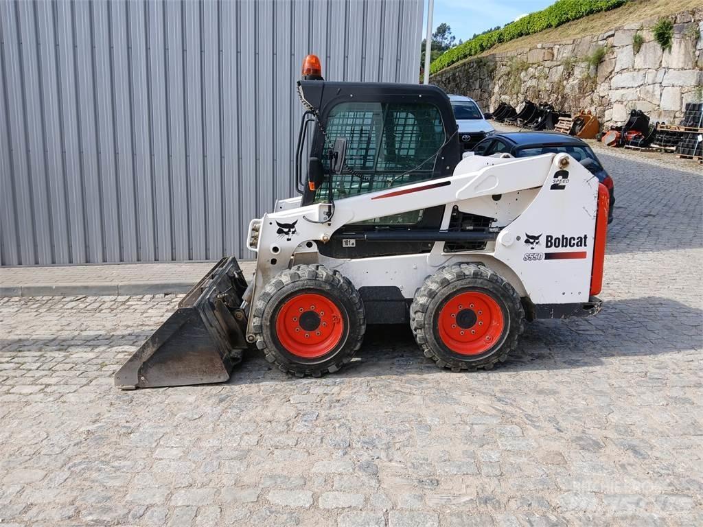 Bobcat S550 Kolové nakladače