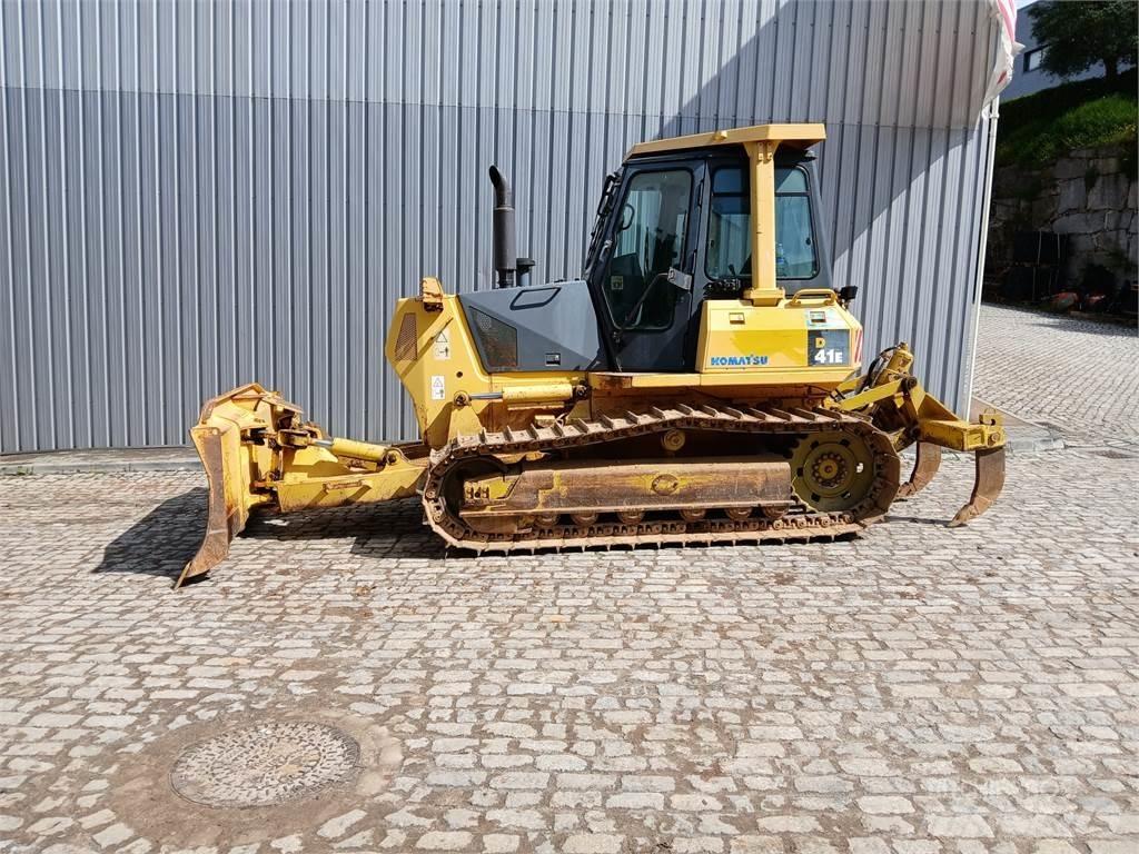 Komatsu D41E-6 Pokladače potrubí