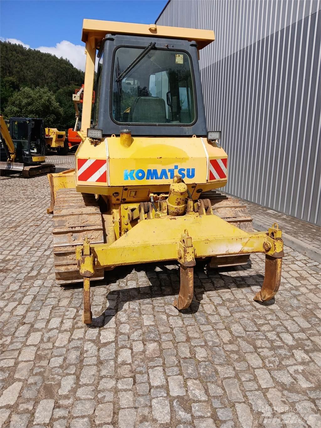 Komatsu D41E-6 Pokladače potrubí