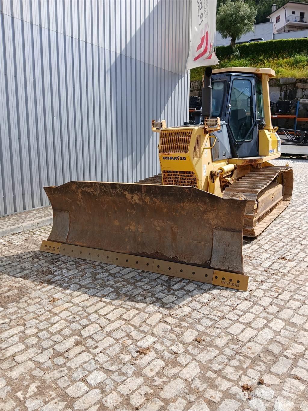 Komatsu D41E-6 Pokladače potrubí