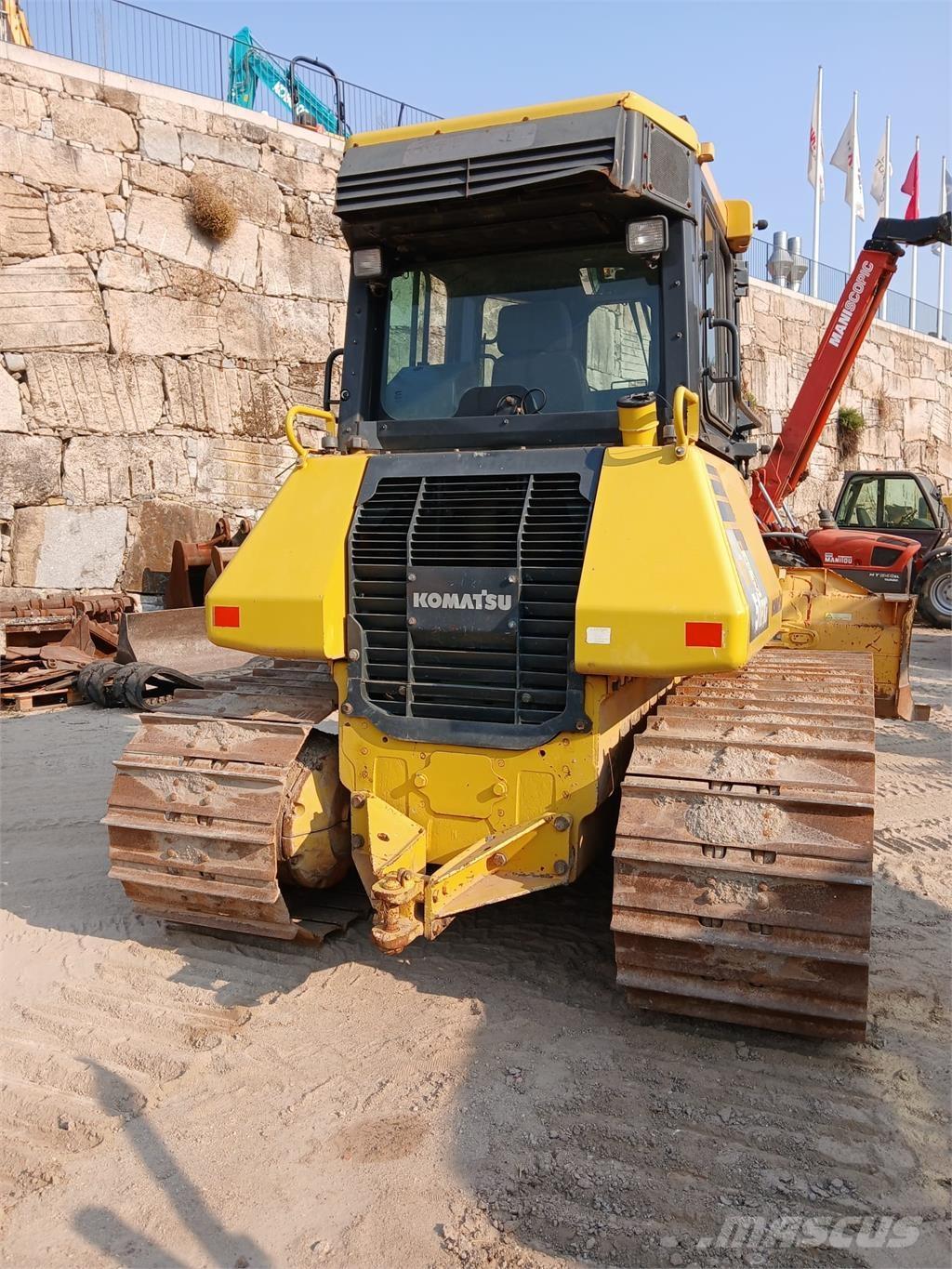 Komatsu D51PXI-22 Pokladače potrubí