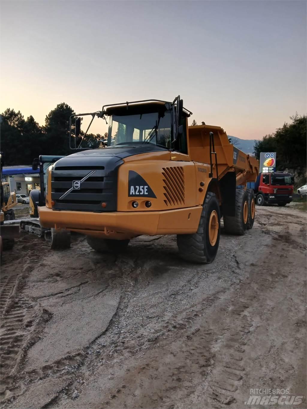 Volvo A25E Vyklápěcí dempry