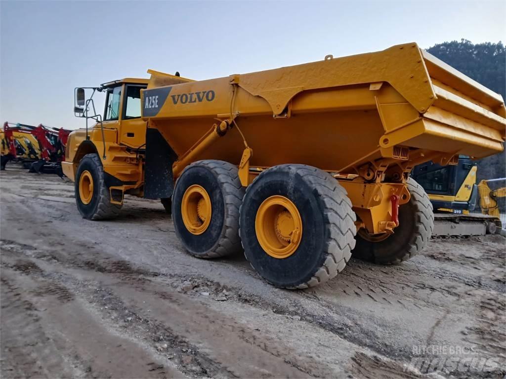 Volvo A25E Vyklápěcí dempry