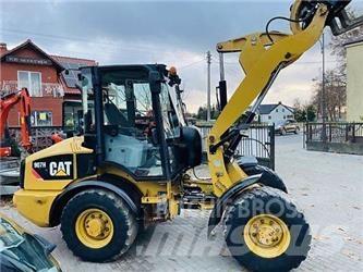 CAT 907H Kolové nakladače