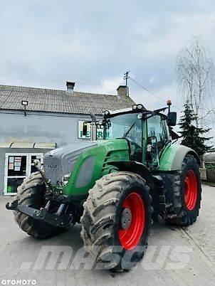 Fendt 933 VARIO Traktory