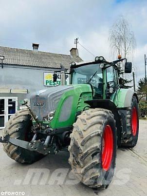 Fendt 933 VARIO Traktory