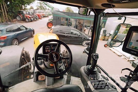 JCB FASTRAC 4220 Traktory