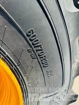 JCB FASTRAC 4220 Traktory