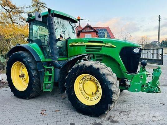 John Deere 7820 Traktory