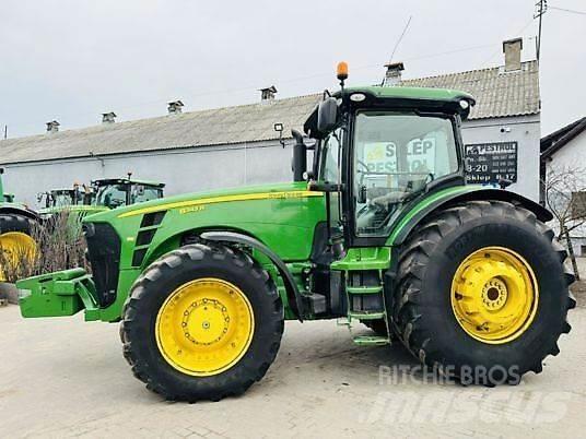 John Deere 8345R Traktory