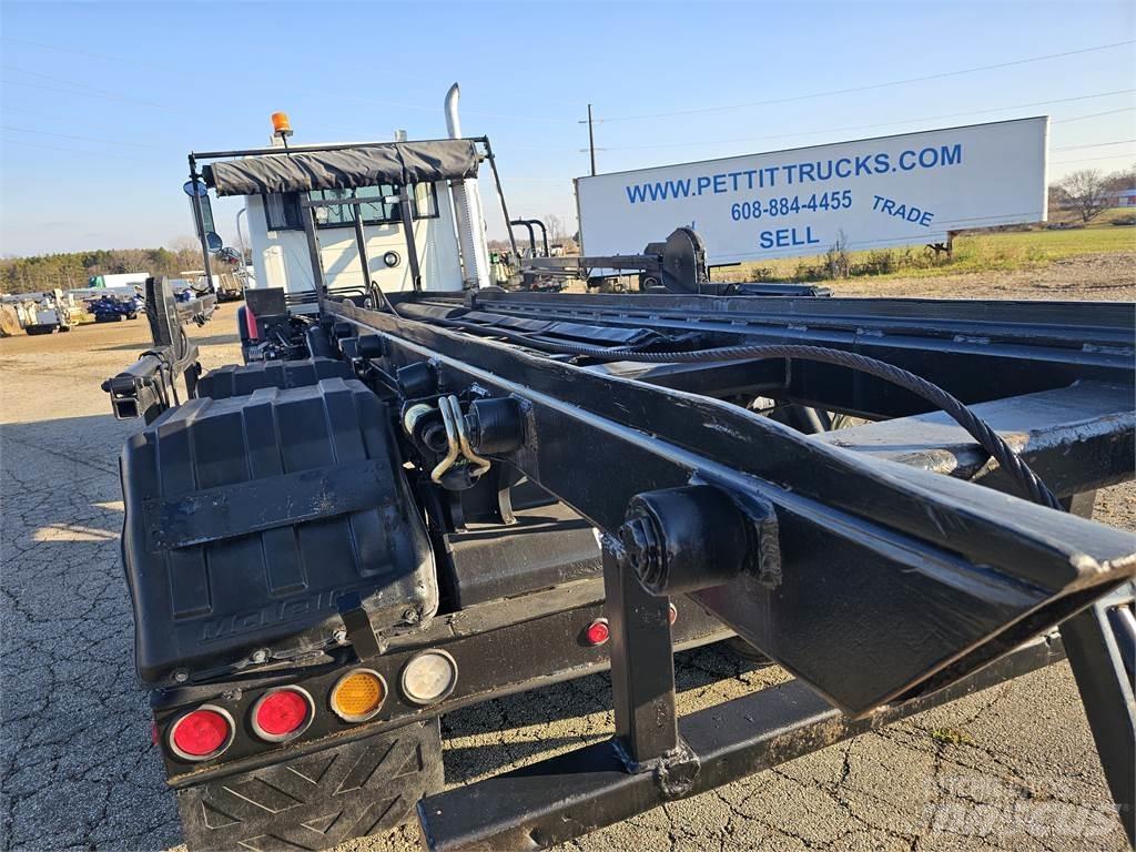 Mack CV713 Další