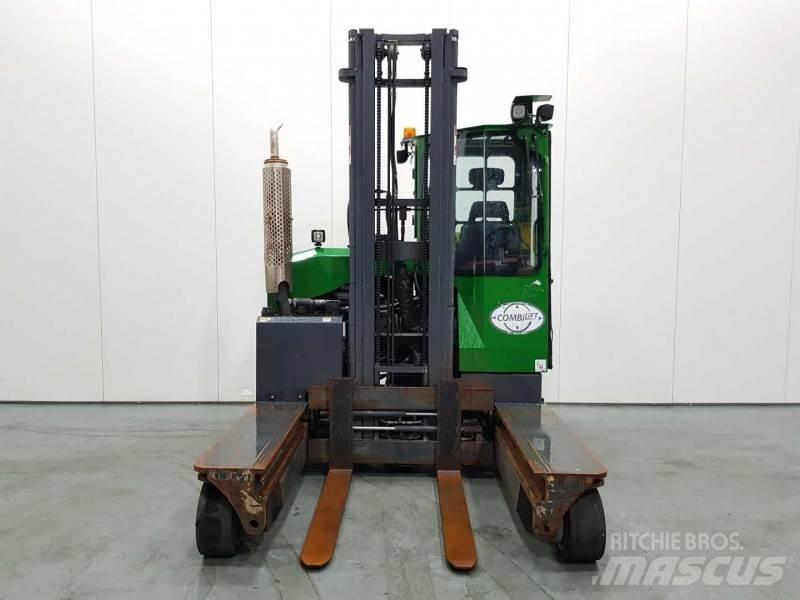 Combilift C3000 4 cestní vysokozdvižné vozíky