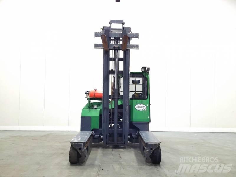 Combilift C4000 4 cestní vysokozdvižné vozíky
