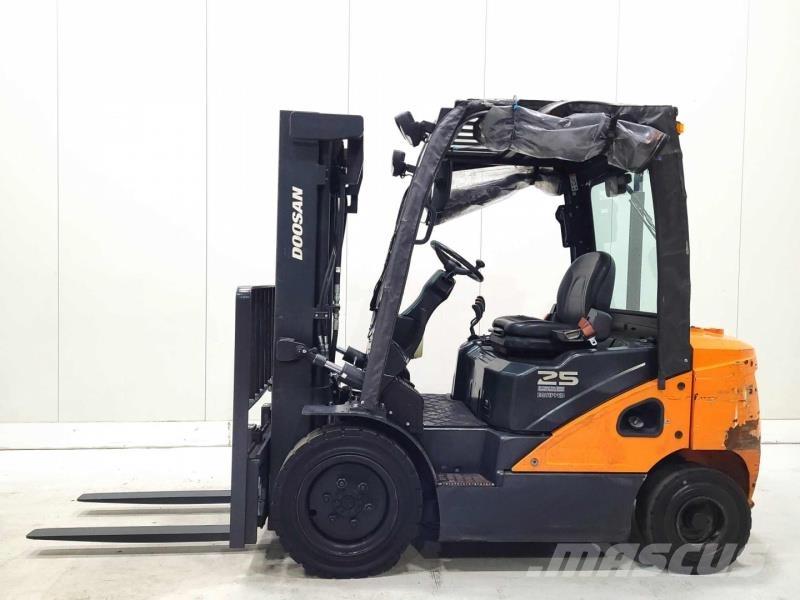 Doosan D25S-7 Dieselové vozíky