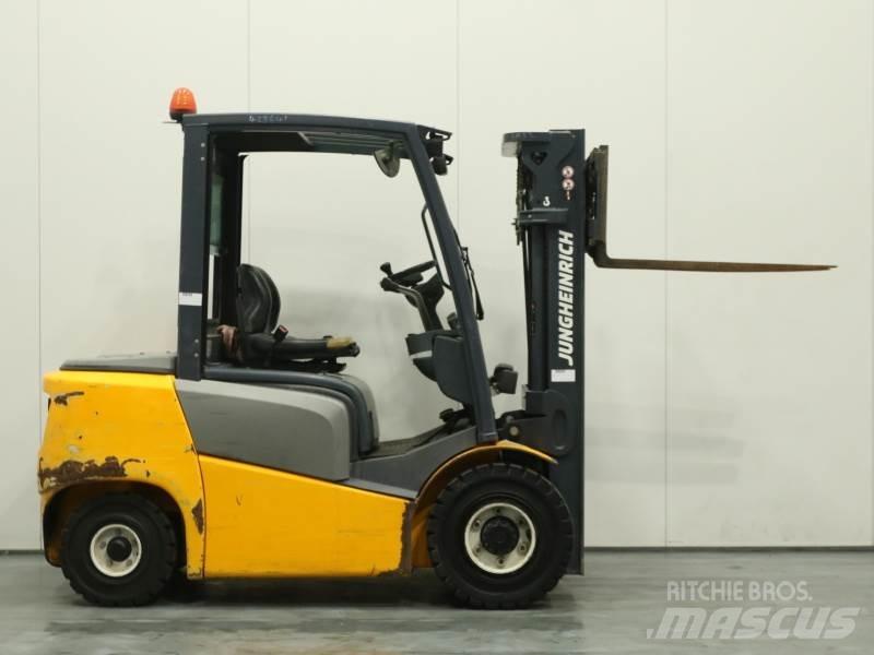 Jungheinrich DFG 425 Dieselové vozíky