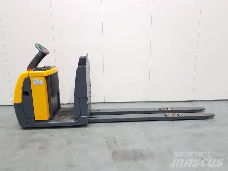 Jungheinrich ECE220 XL Střednězdvižný vozík