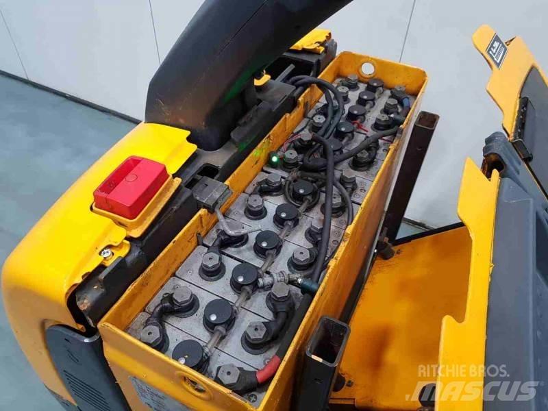 Jungheinrich ECE220 XL Střednězdvižný vozík