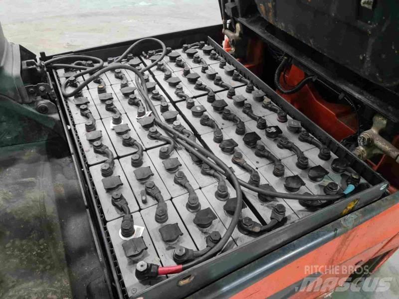 Linde E30-01 387 Akumulátorové vozíky