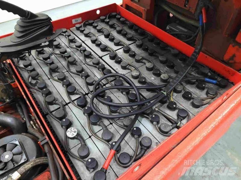 Linde E30-03 336 Akumulátorové vozíky