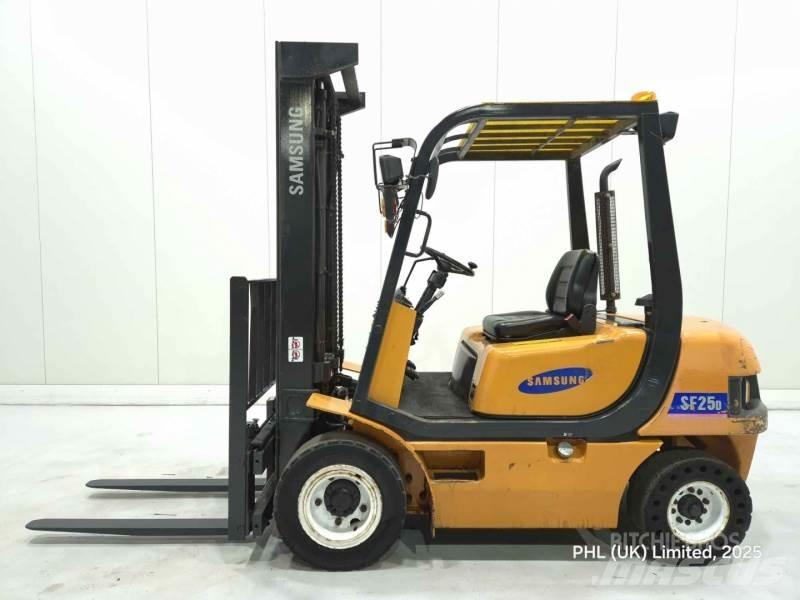 Samsung SF25D Dieselové vozíky
