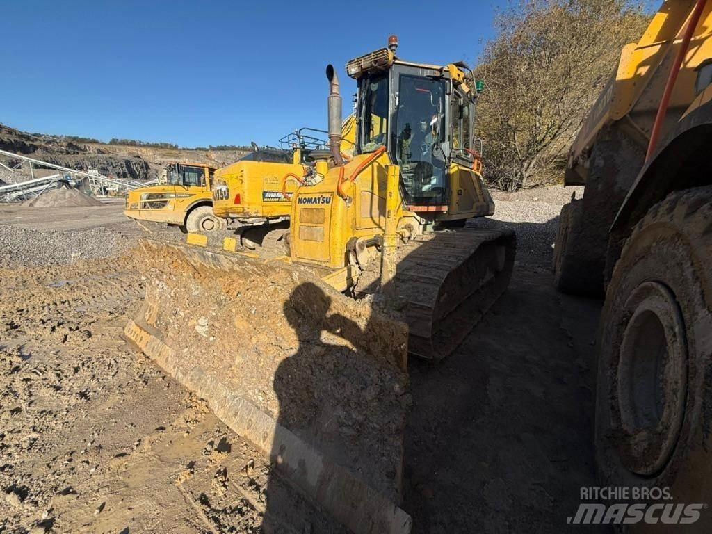 Komatsu D51PX Pásové dozery