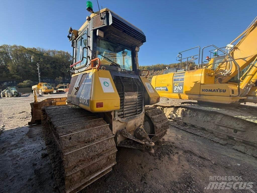 Komatsu D51PX Pásové dozery