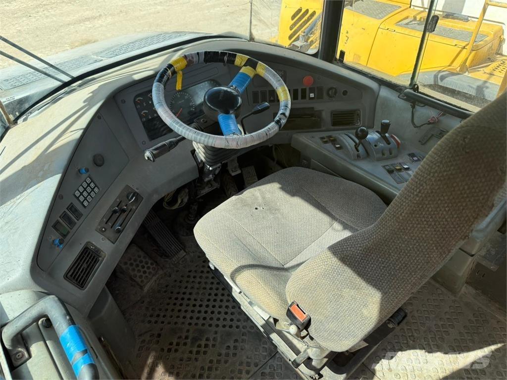 Volvo A40D Kloubové dempry