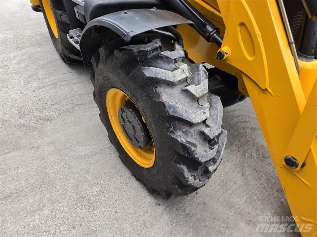 JCB 3CX Rýpadlo-nakladače