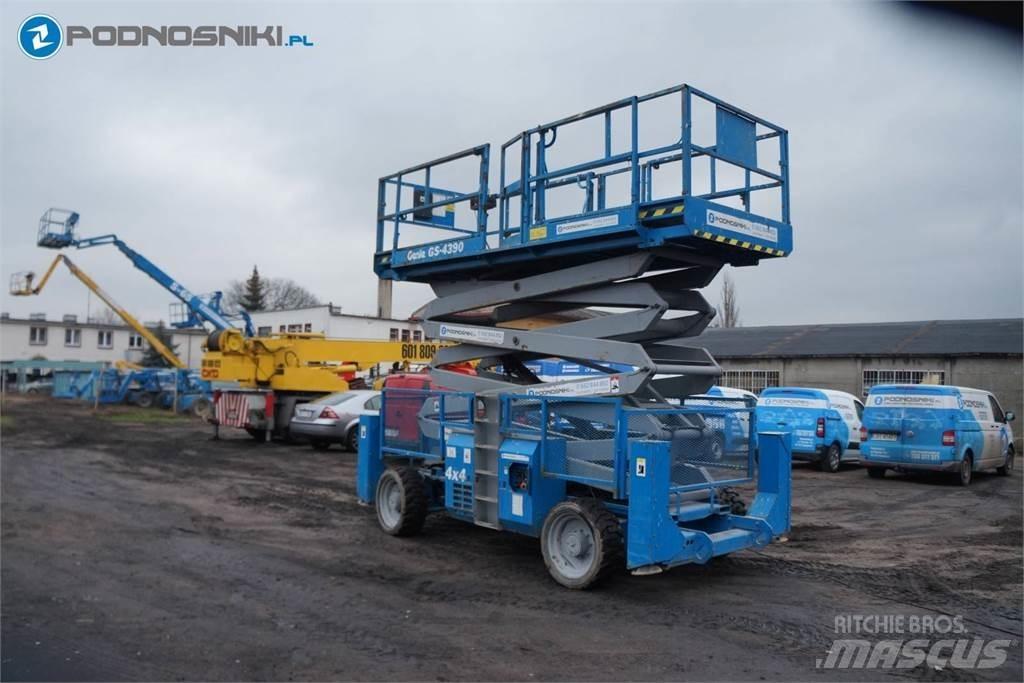 Genie 4390 Nůžková zvedací plošina